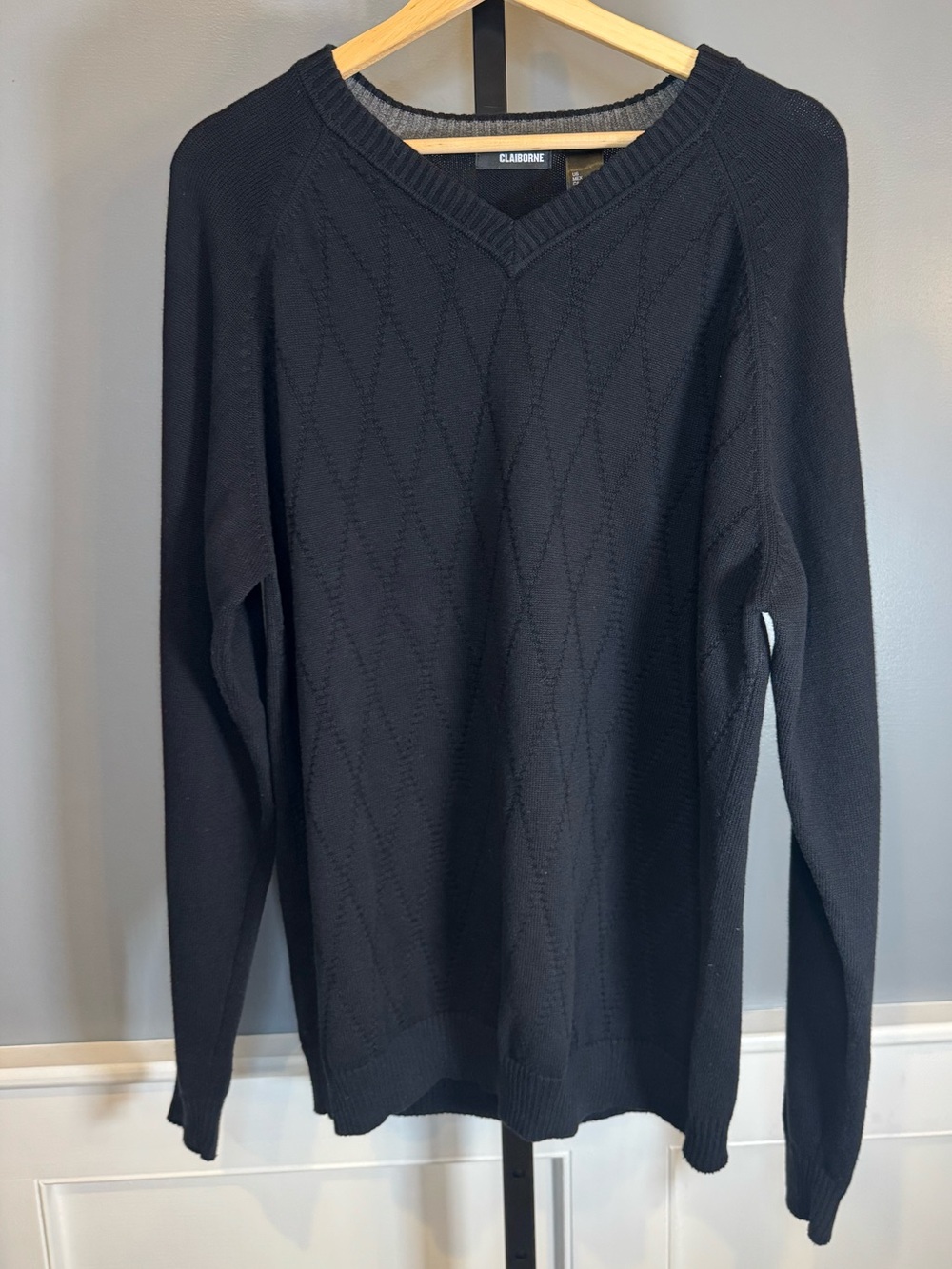 Claiborne Men’s 100% Cotton Black V-Neck Knit Sweater Large